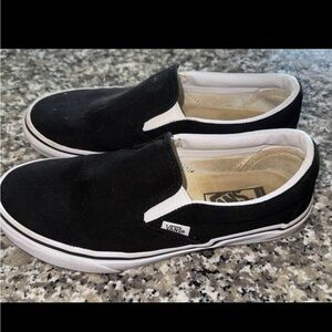 Women’s wide vans 8.5